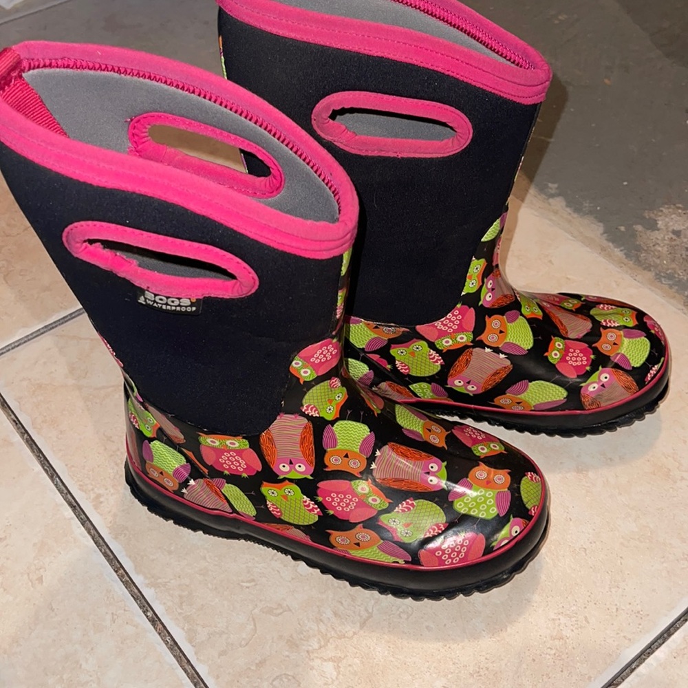 Girls youth bogs owl print